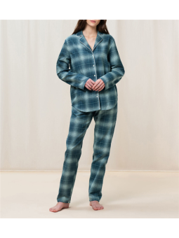 pyjama entierement boutonné